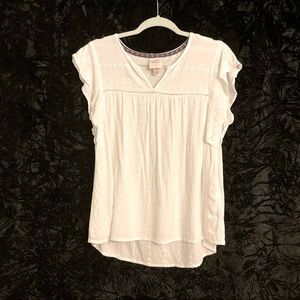 Knox Rose white embroidered V-neck pullover top. Size Medium. EUC